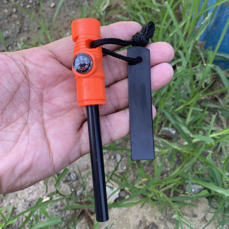Survivor Long Style Three-in-O - Magnesium Fire Starter 评论和价格
